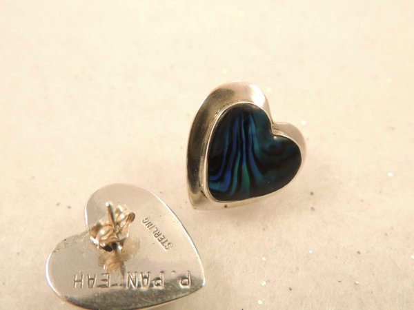 P PANTEAH VINTAGE HEART PAUA SHELL 0.925 STERLING SILVER 3/4″ POST EARRINGS