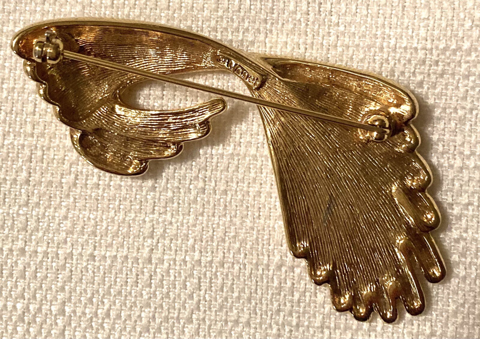 Monet Vtg Gold Tone Brooch Pin Swirl Ribbon Modernist Signed