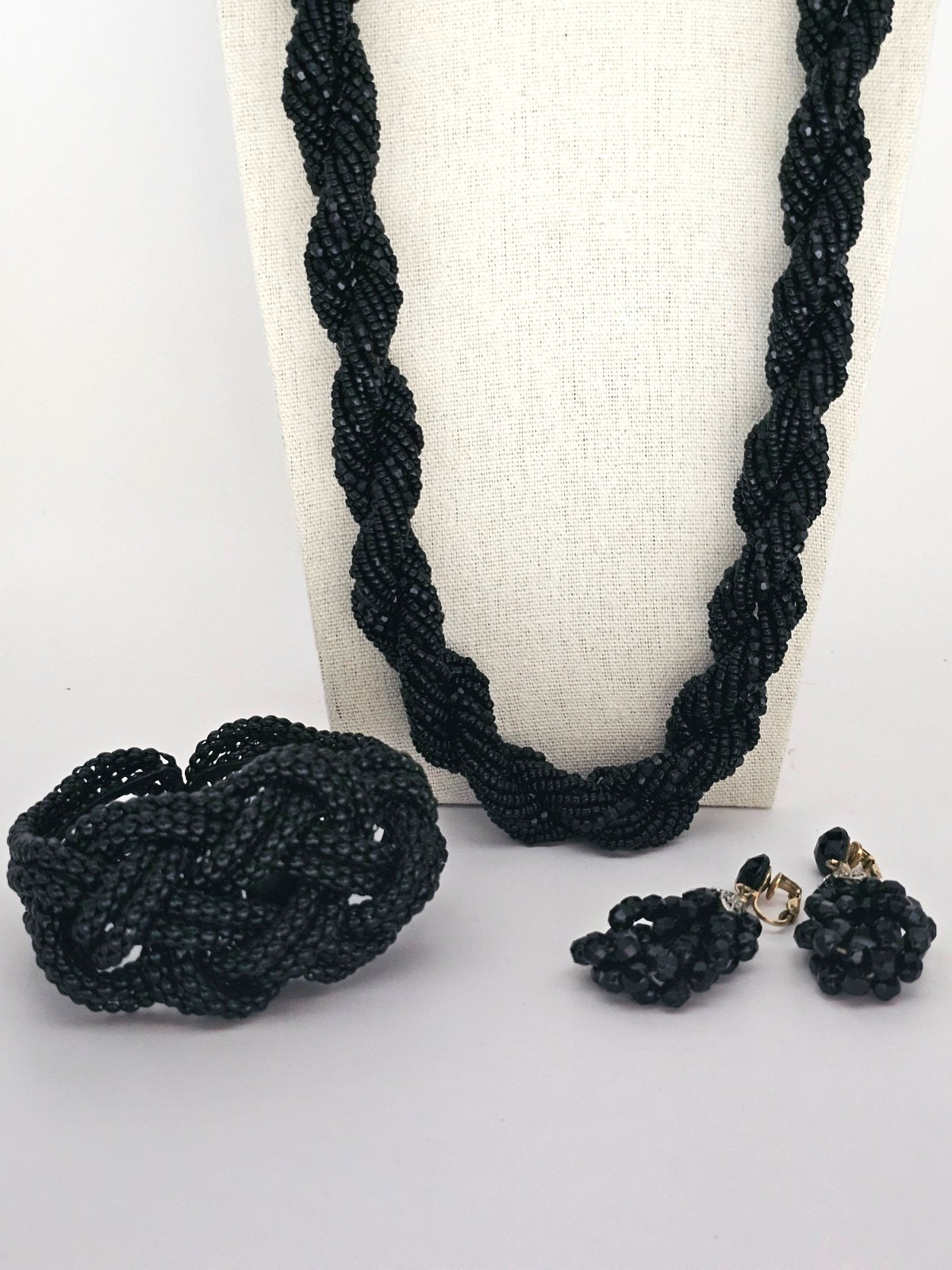 TWISTED STRAND BLACK GLASS SEAD BEAD NECKLACE, EARRINGS & BRACELET – VINTAGE