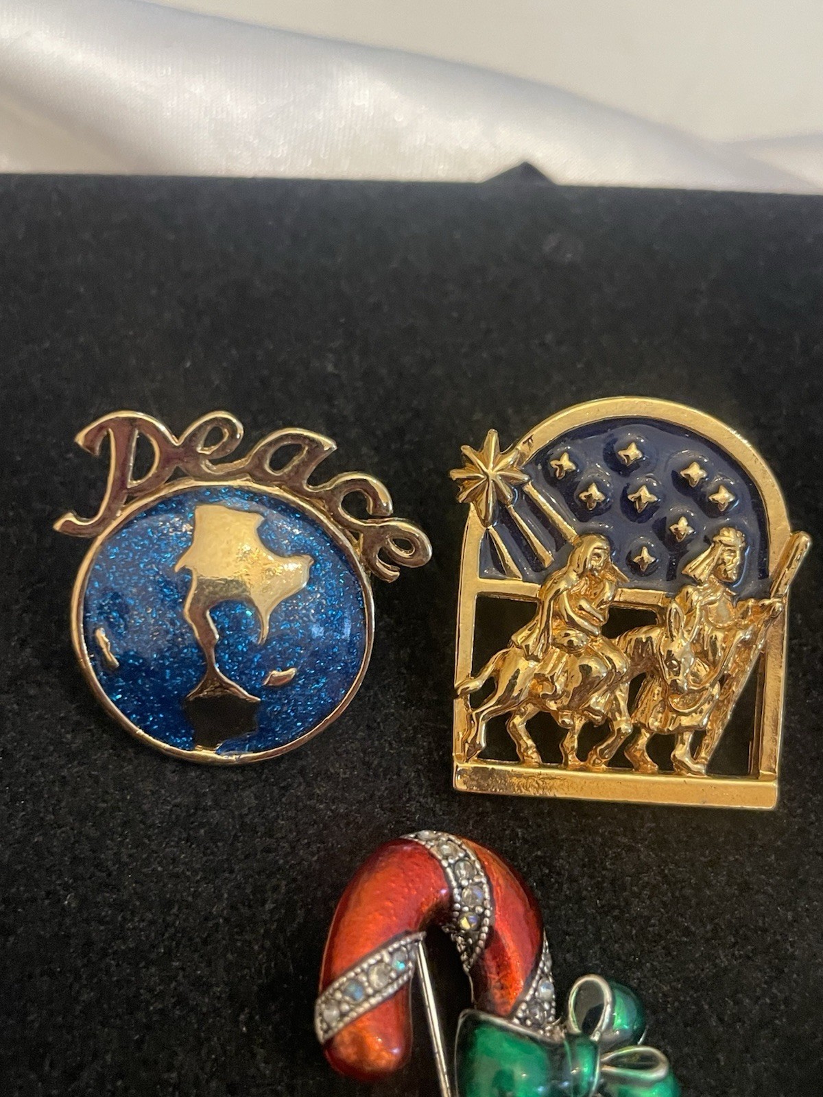 VTG Christmas Brooch Pin Lot ENAMEL RHINESTONE Santa Angel Cane Wise Men Noel