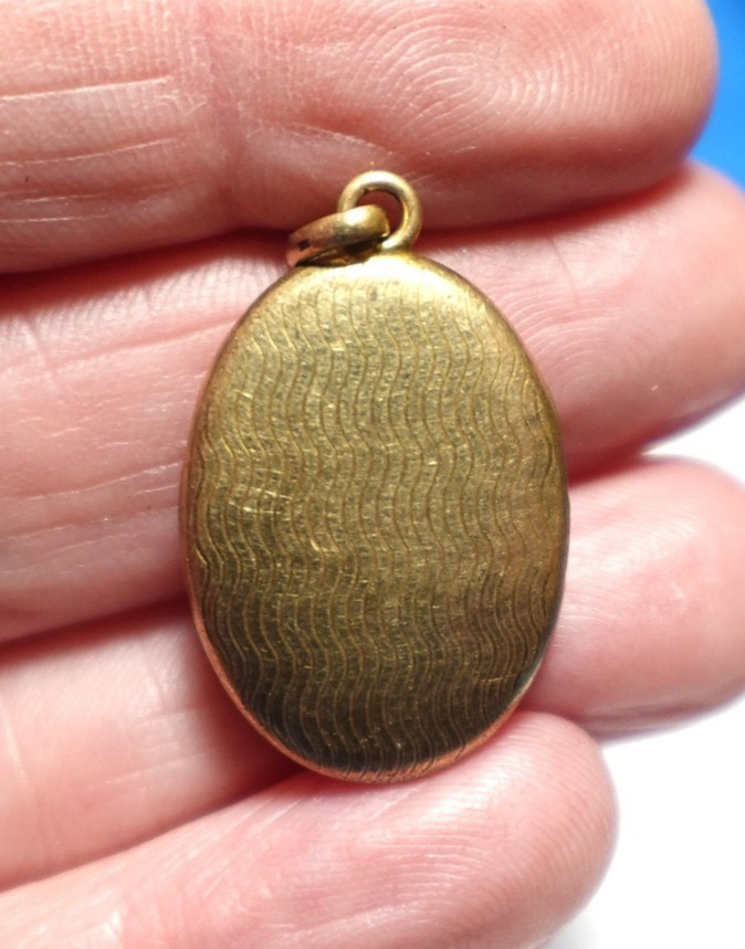 GOLD FILLED ANTIQUE OVAL LOCKET 15 X 25 MM 4.5 GRAMS J-700