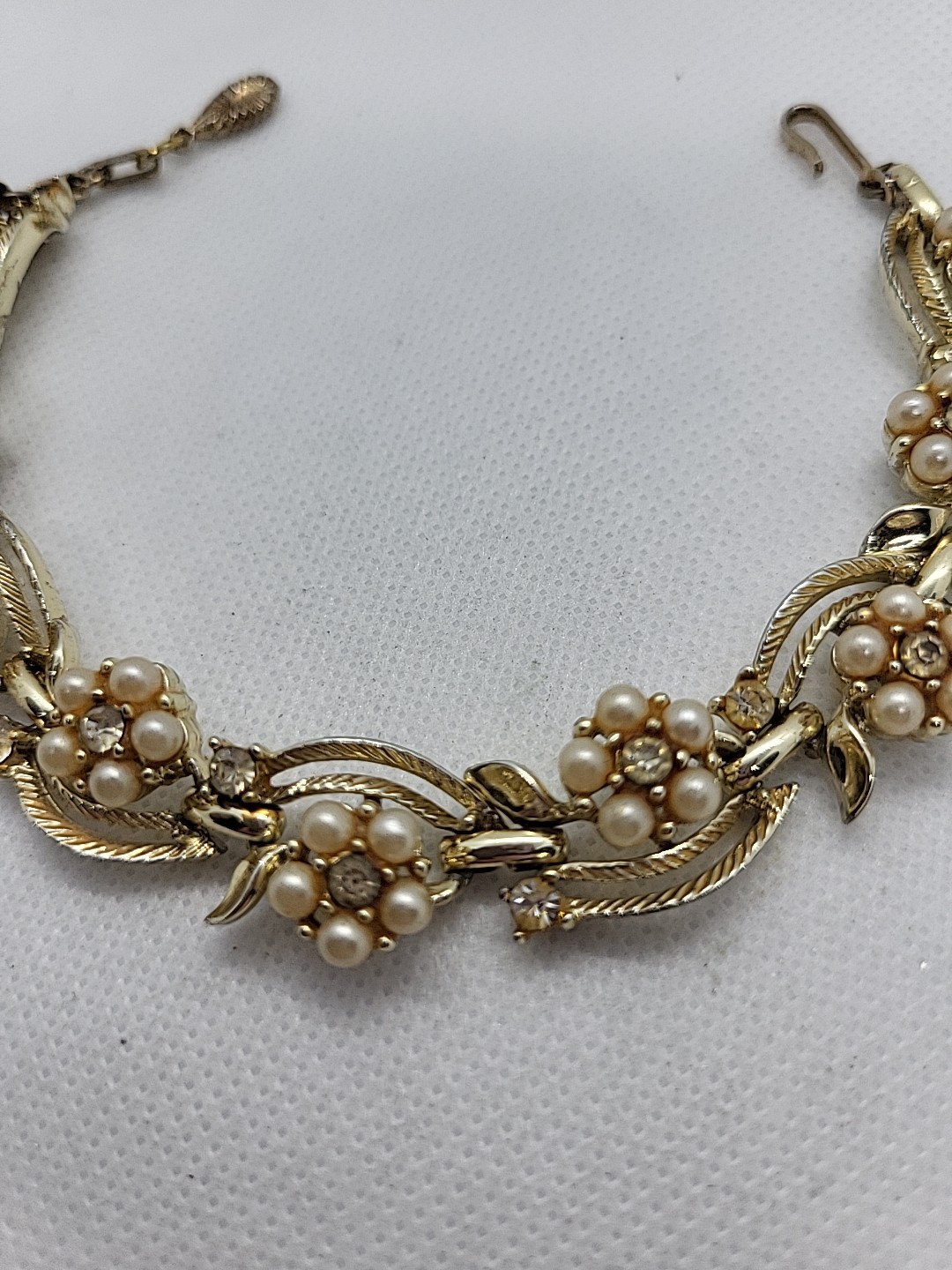 Stunning Vintage Lisner Gold-tone With Rhinestones And Faux Pearls Signed…