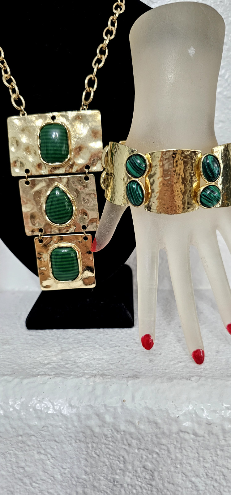FASHION Jewelry necklace & bracelet gold tone metal green stones Unique Statemen