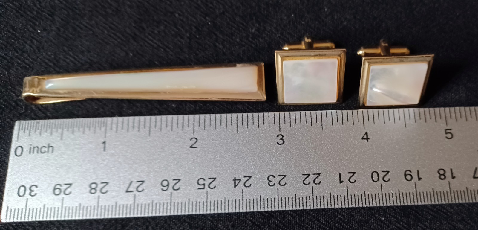 Elegant VTG Mother of Pearl Square Gold Tone Cuff Links Coordinating Tie Clip