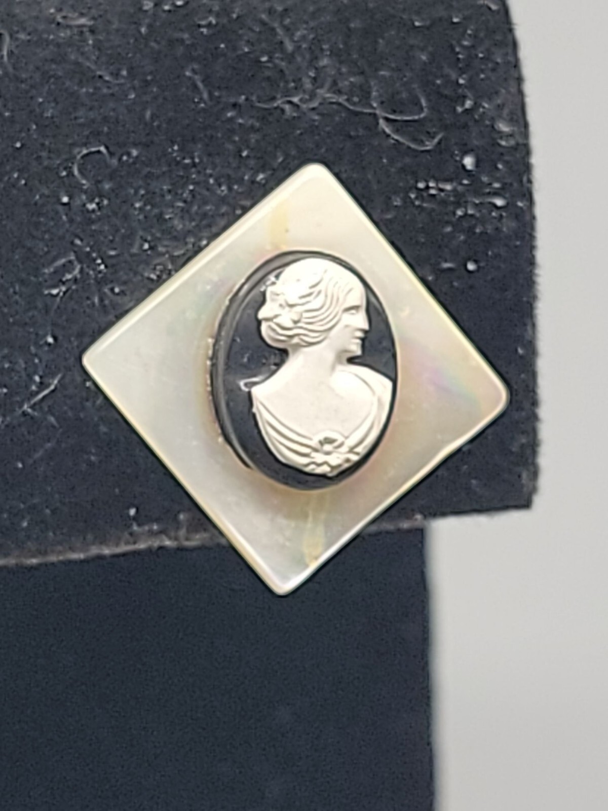 MOP Lucite Cameo Tension Paddle Clip On Earrings Mother Of Pearl Vtg Black White