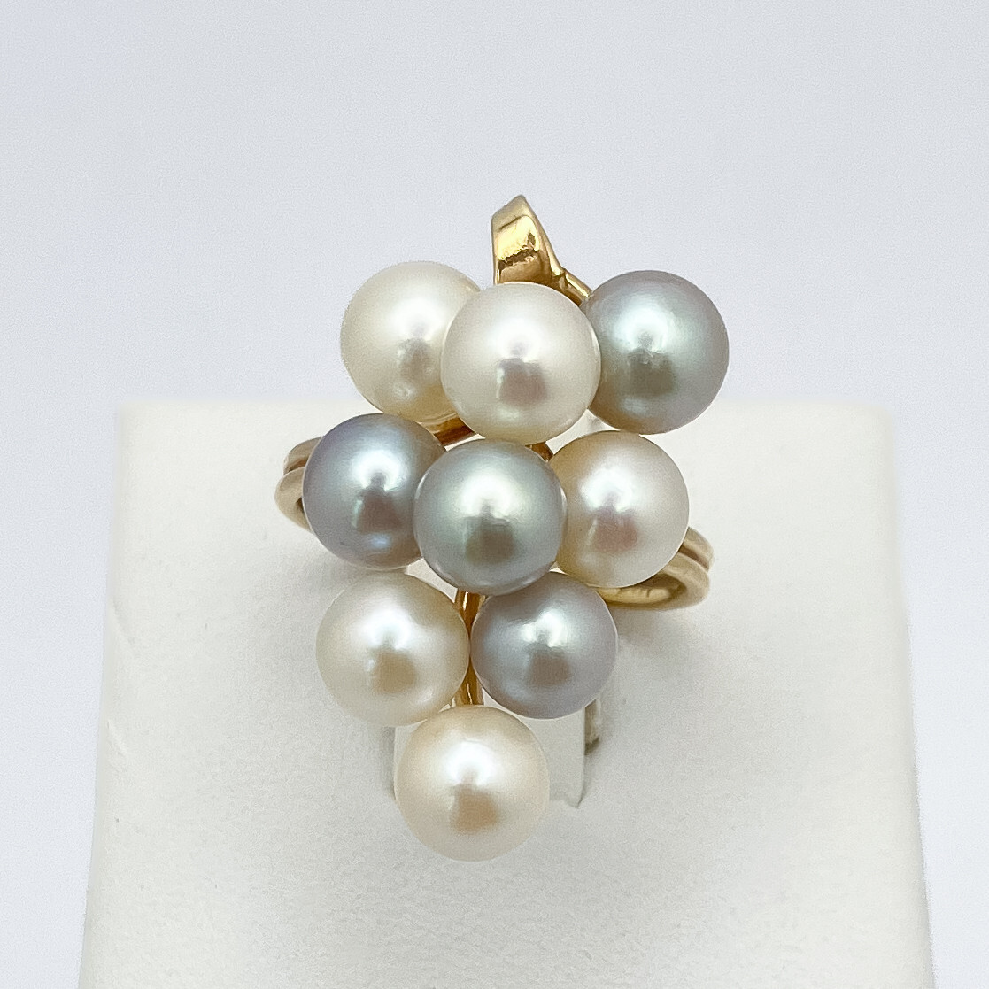 Vintage 14K Yellow Gold Gray and White Pearl Size 7.5 Cluster Ring