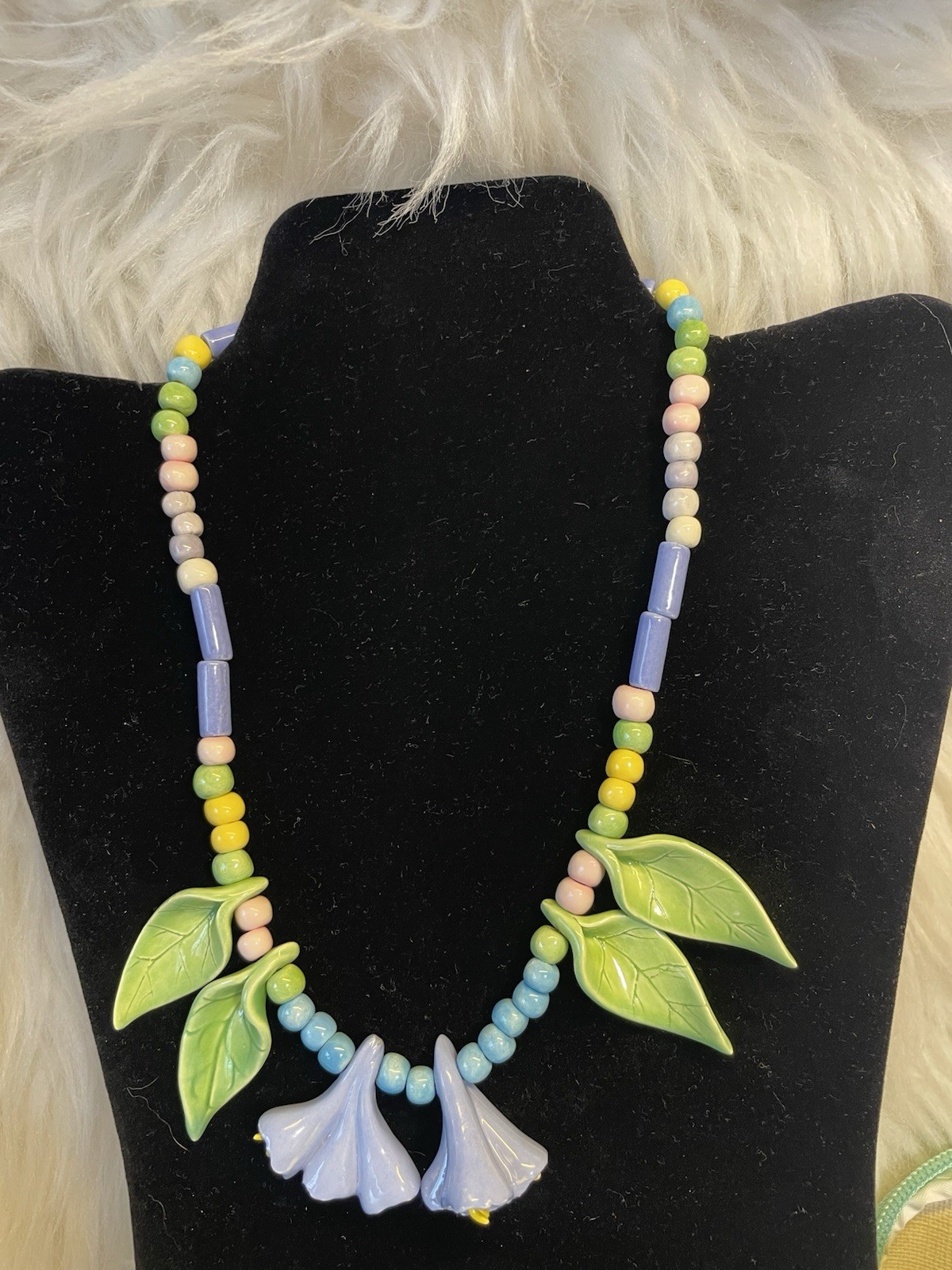 Vintage Parrot Pearls Ceramic Beaded Floral Leaves Necklace 80’s 90”s 18”