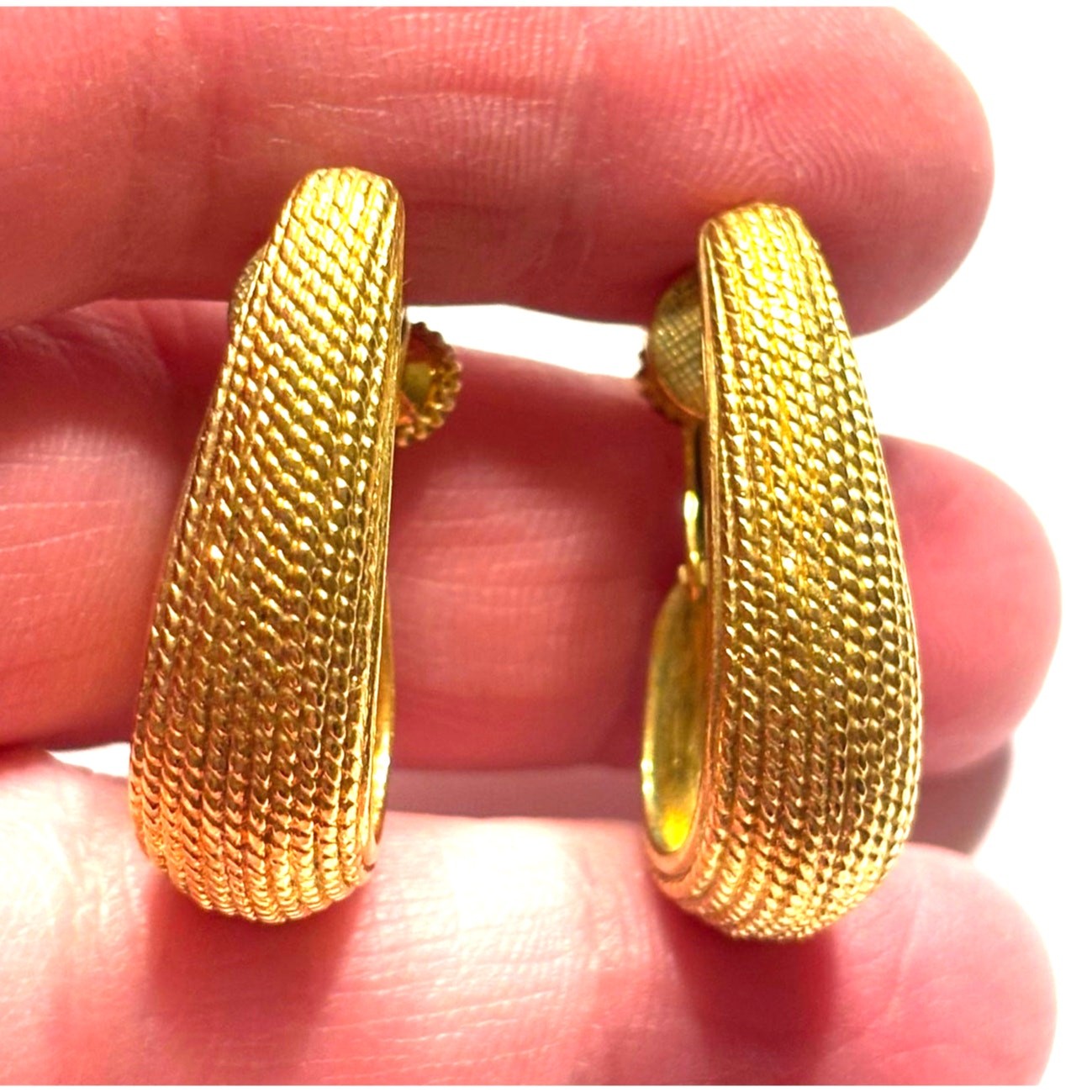Vintage Napier adjustable clip on earrings textured gold faux hoops classic Y2K