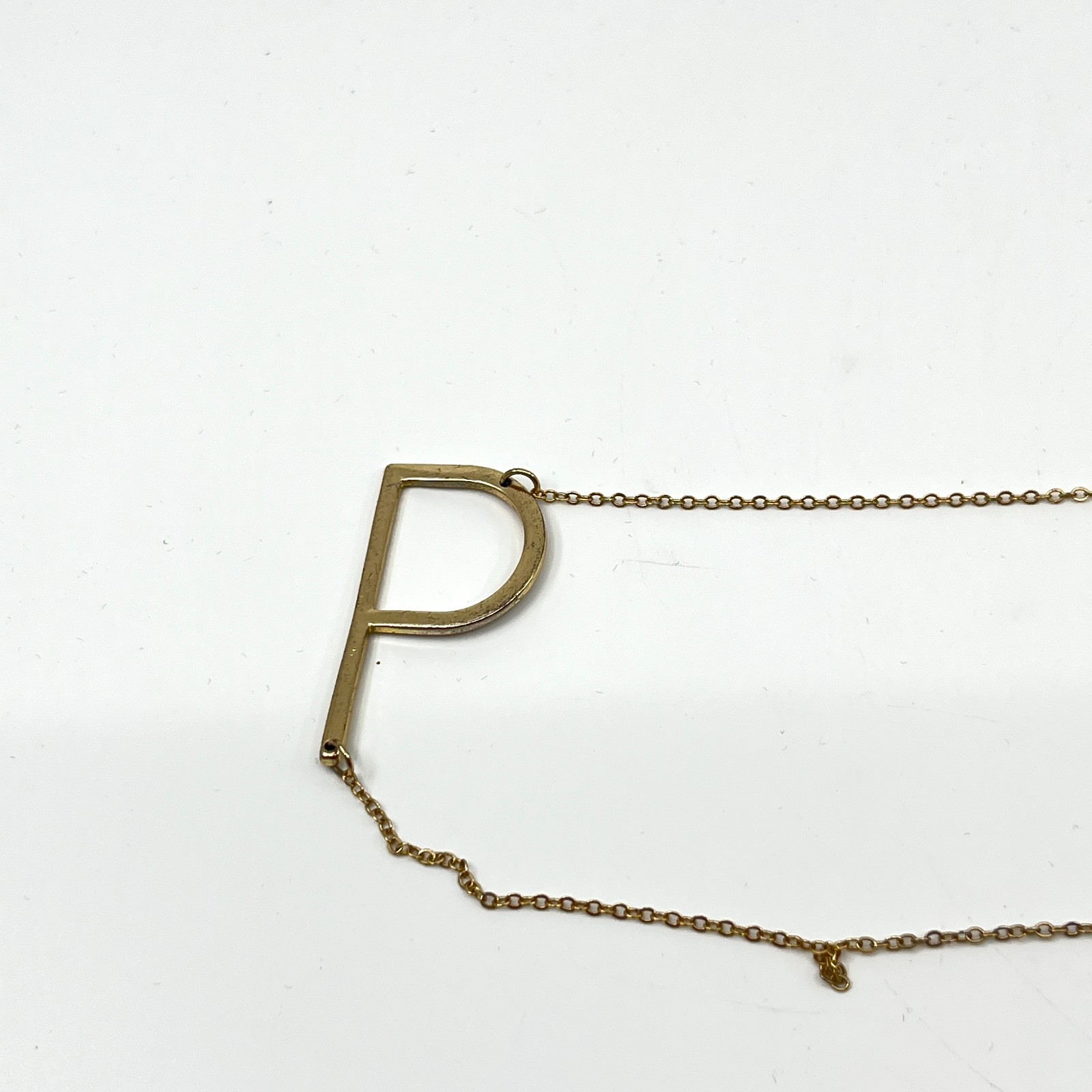 Necklace Vintage Gold Tone Large Letter P Initial Pendant Y2K Style Minimalist