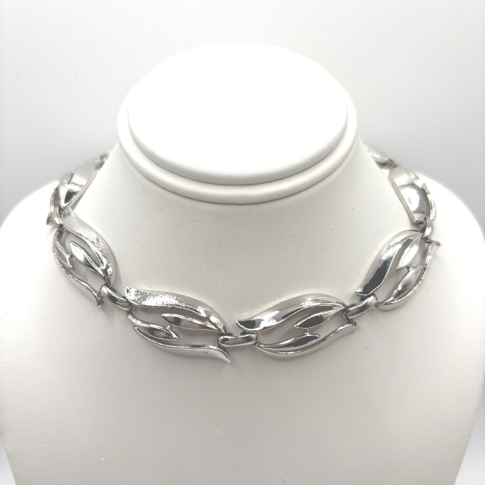 Vintage Silver Tone Leaf Link Choker Necklace MCM Adjustable J-Hook 15-17 Inch