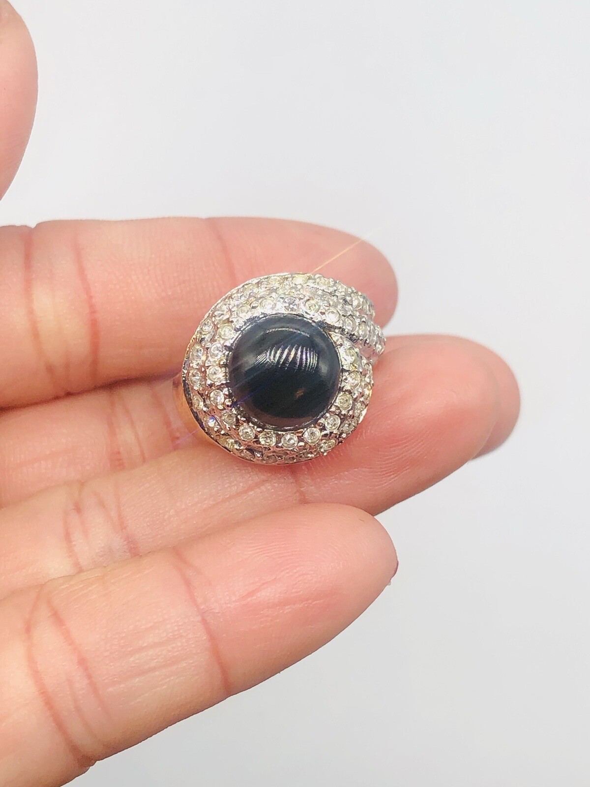 Vtg Gold Tone Black Onyx ? Clear Glass Rhinestone Cocktail Birthstone Ring Sz 6
