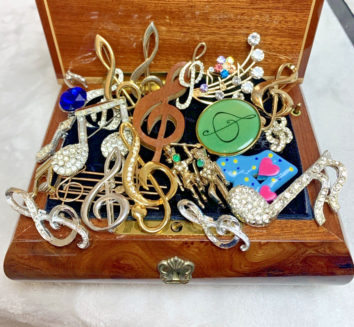 Vintage Musical Brooch Lot 21pc Treble Clef Notes Rhinestone Figural Gold Silver