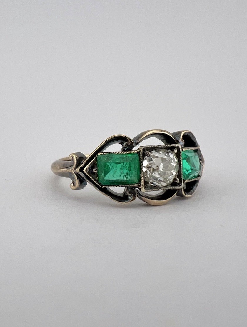 Antique Victorian 14K Rose Gold Old Mine Cut Diamond & Vivid Green Emerald Ring