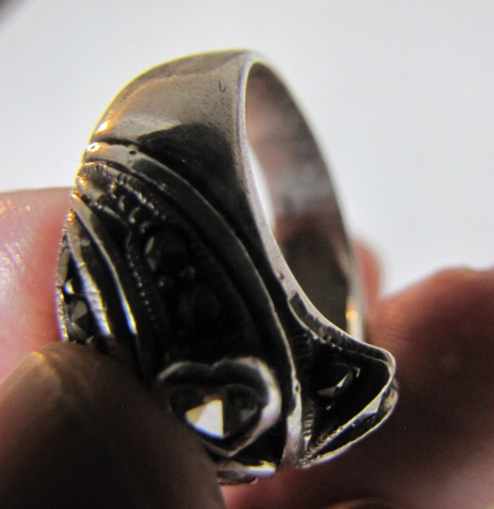 CW Sterling Silver CZ Hearts Marcasite Ring Missing Stones Wide Band 7.23g 7.5