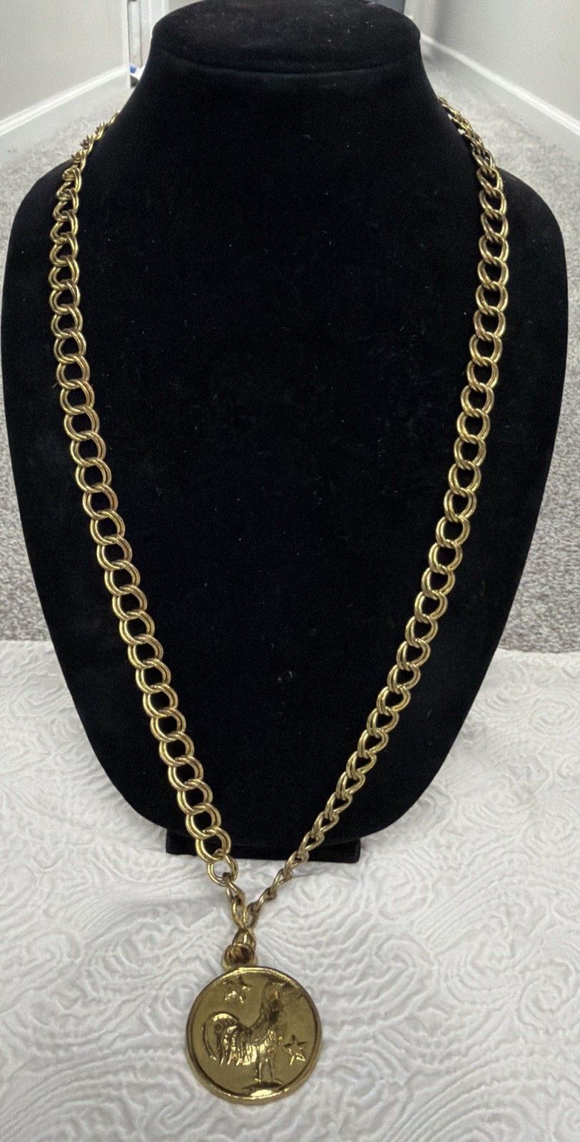 Vintage Chunky Curb Chain Circular Eagle & Rooster Medallion Pendant Necklace