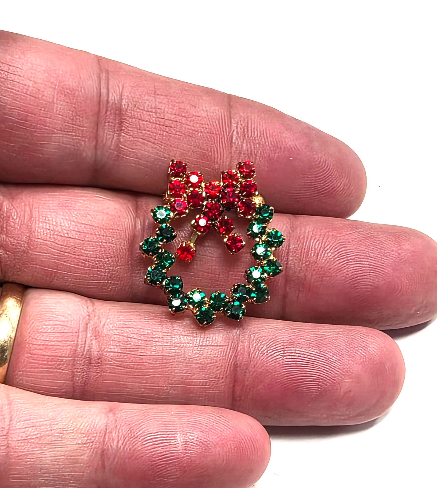 Vintage Small Christmas Red & Green Rhinestone Wreath Lapel Pin / Brooch