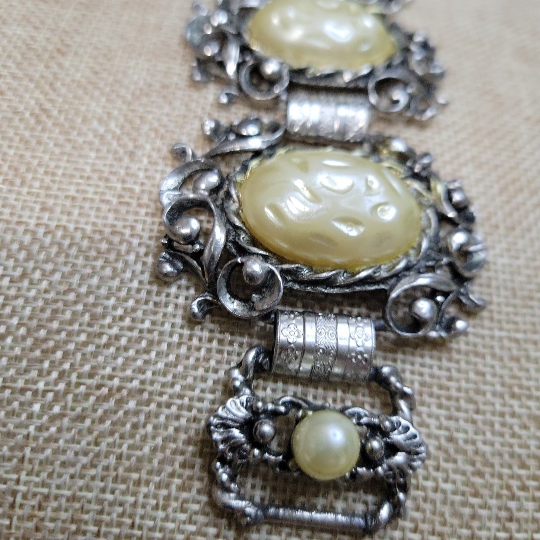 Vintage Silver Tone Faux Pearl Molded Resin Panel Bracelet 7.25in Victorian 60s