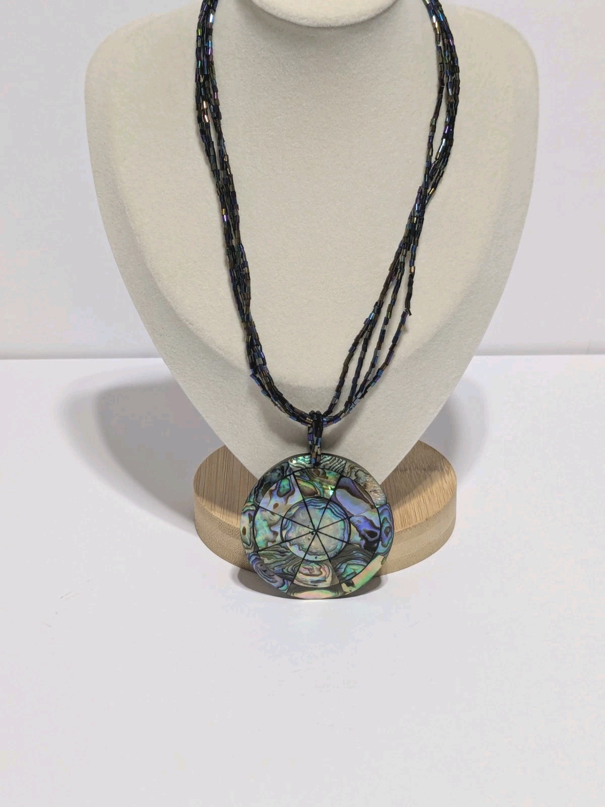 VTG Layered Glass Bead Necklace With Abalone/Acrylic Round Pendant 16″.
