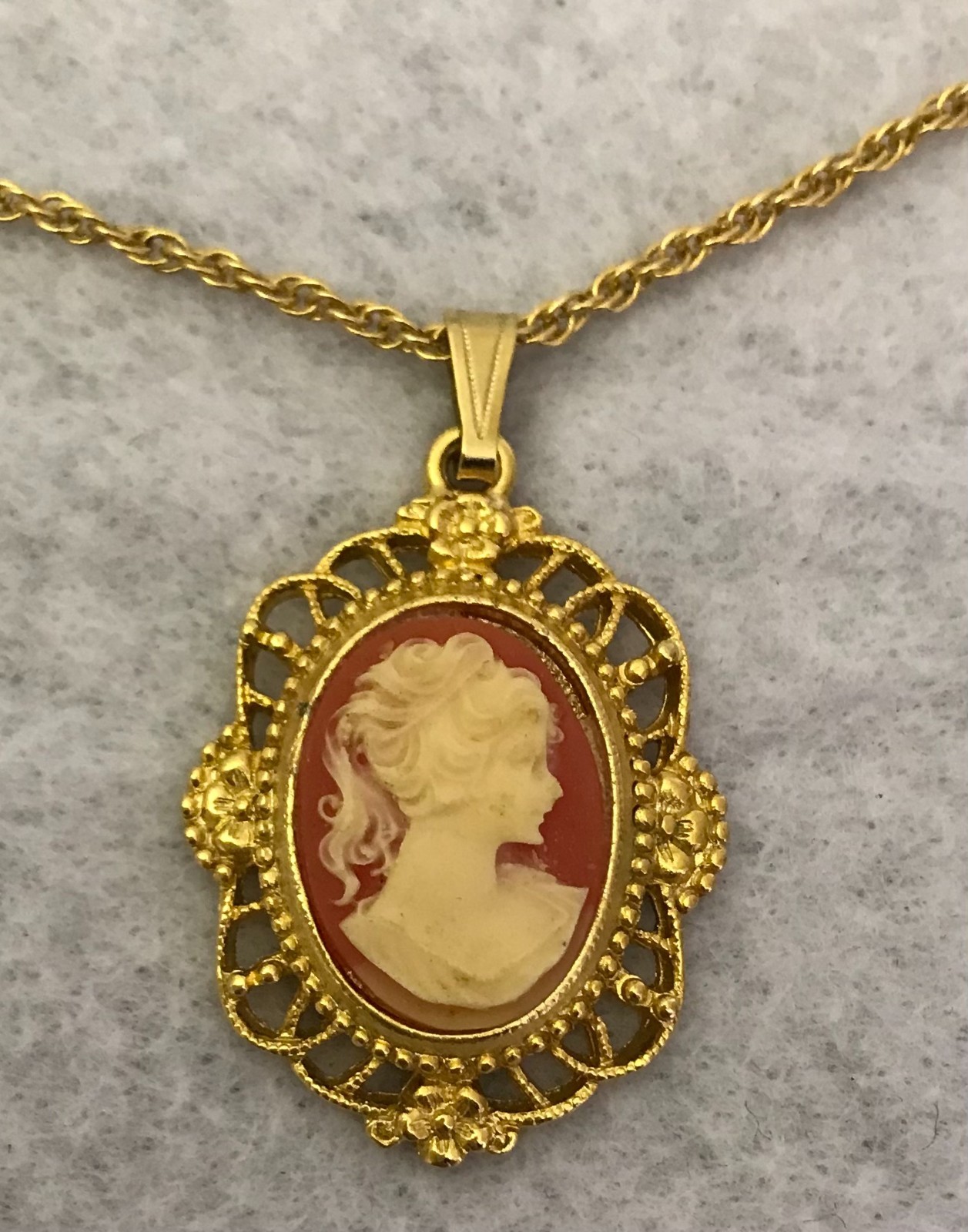 Vintage 24″ Gold Tone, Cameo, Ivory and Salmon Color, Pendant Necklace, JWL-1081