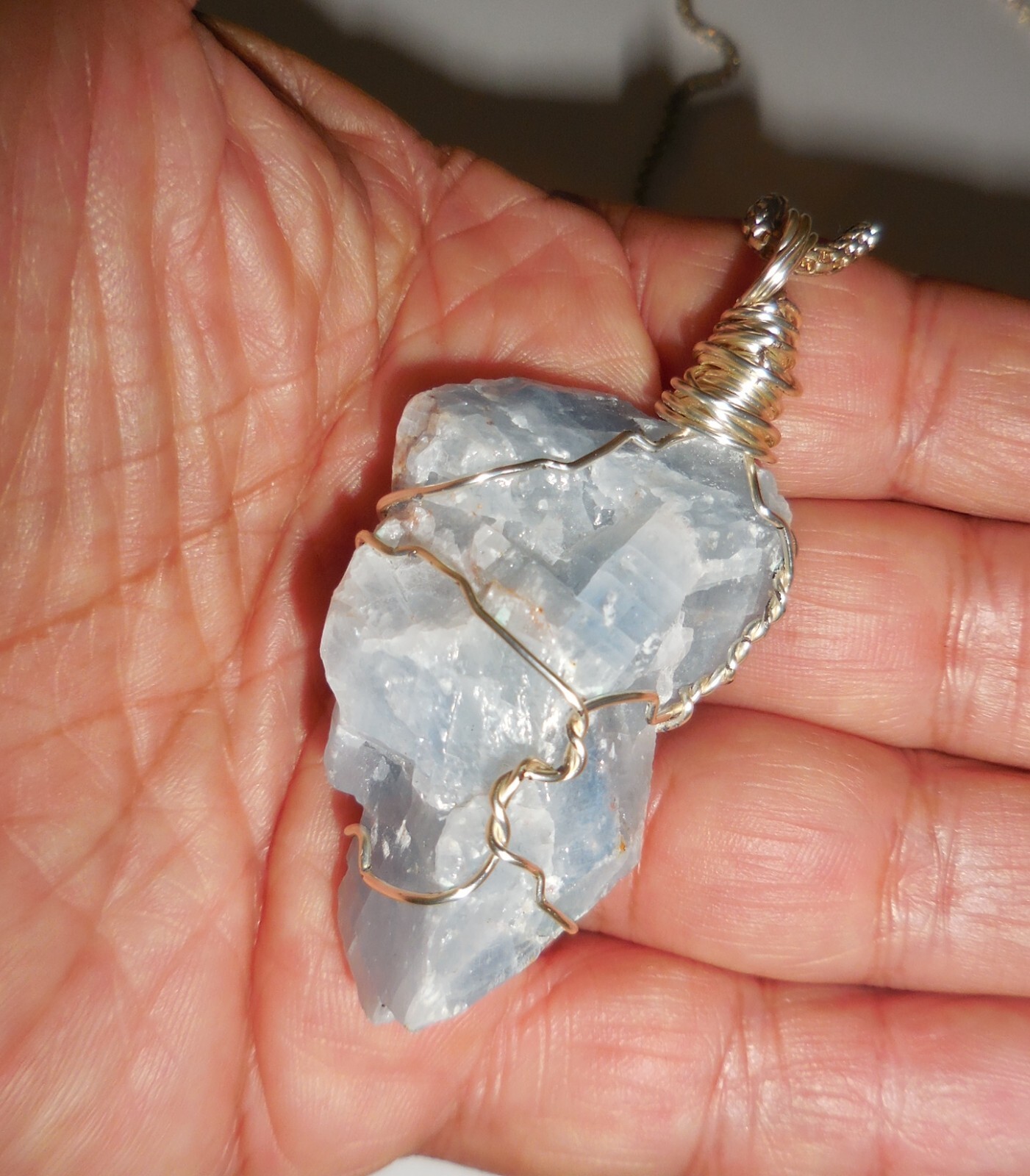 VINTAGE NATURAL CALCITE NECKLACE BEAUTIFUL GEODE ROCK PENDANT DESIGN