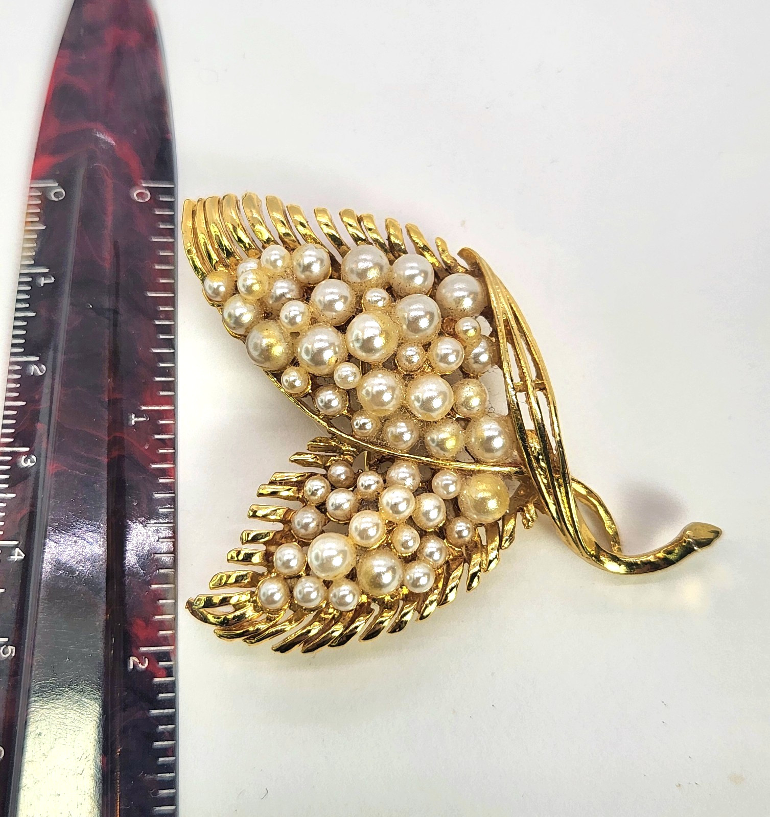 Vintage Brooch Lot Gold Tone Faux Pearls 3 brooches 2-2.5 Inches