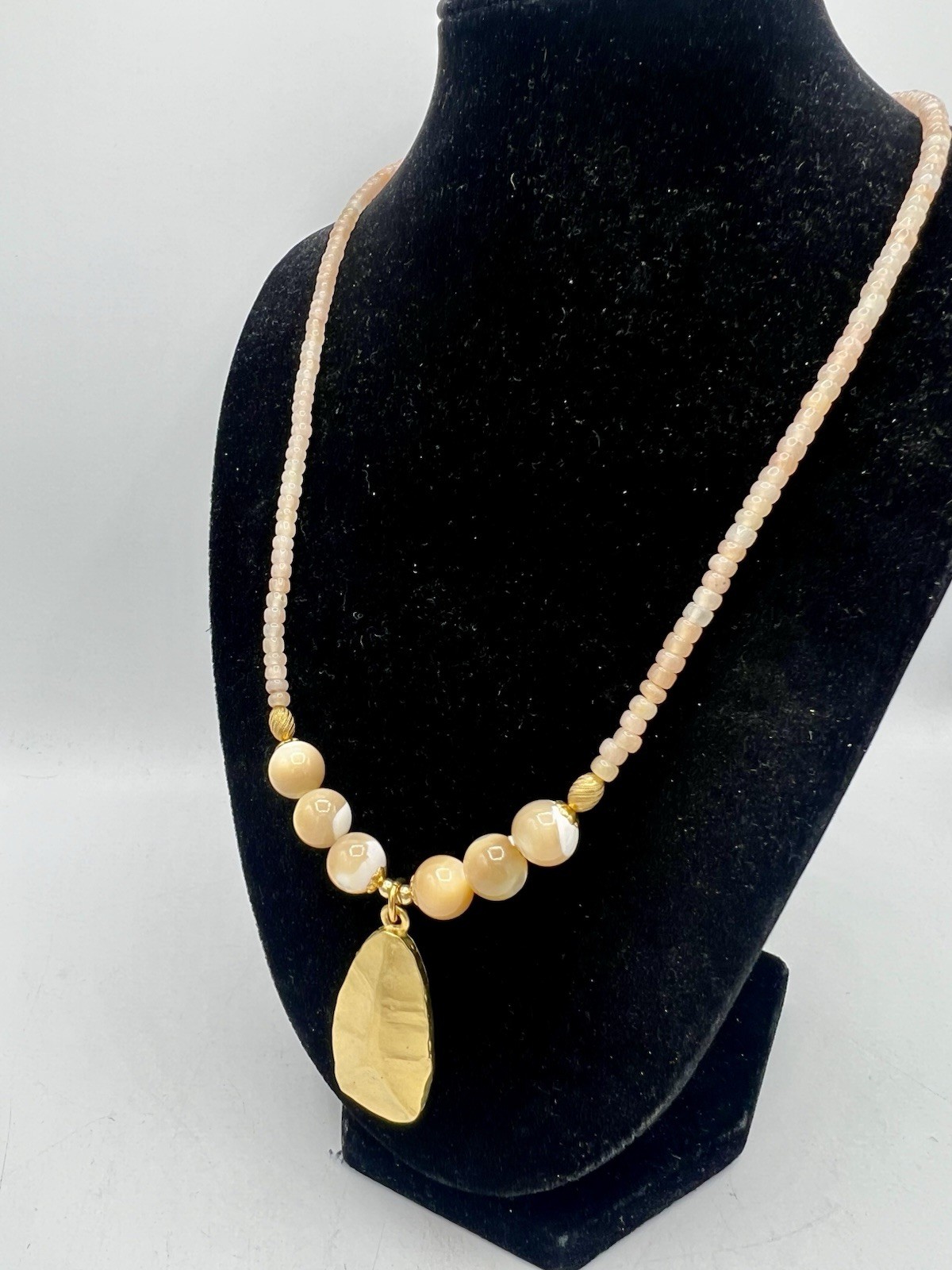 Vintage NOS Egyptian Gold MOP Peach Agate Gemstone Necklace Saks $125 RO-DO AC