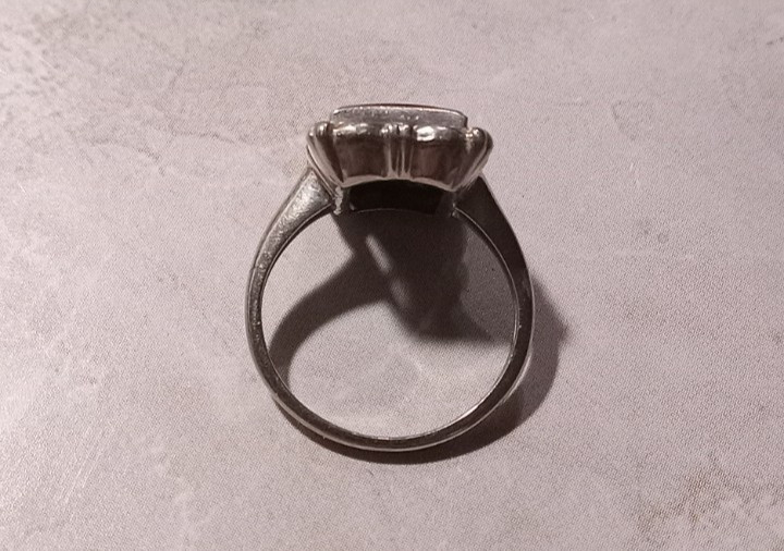 Vintage ESTATE 10k White Gold Onyx & DIAMOND Ring–Size 5