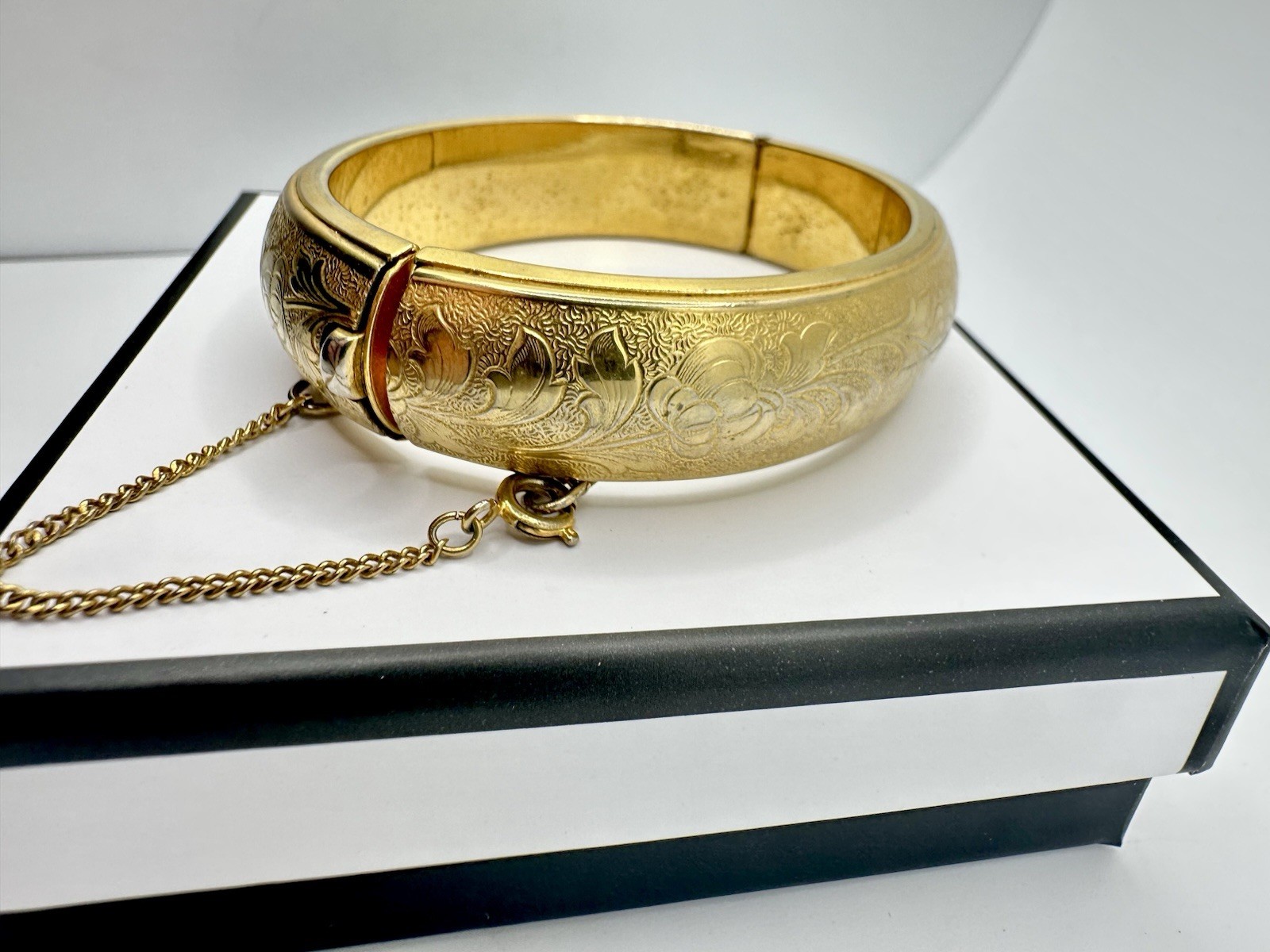 VTG Gold Tone Bangle Bracelet Safety Push Clasp Unsigned Costume Repair Read