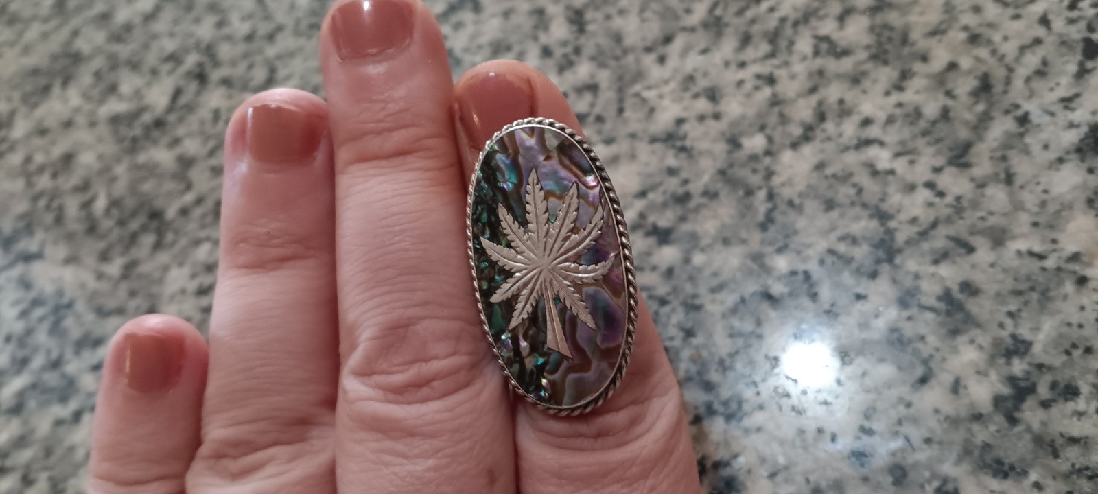VTG Sterling Silver Signed MEXICO Abalone Inlay Cannabis Weed Leaf Ring Size 7
