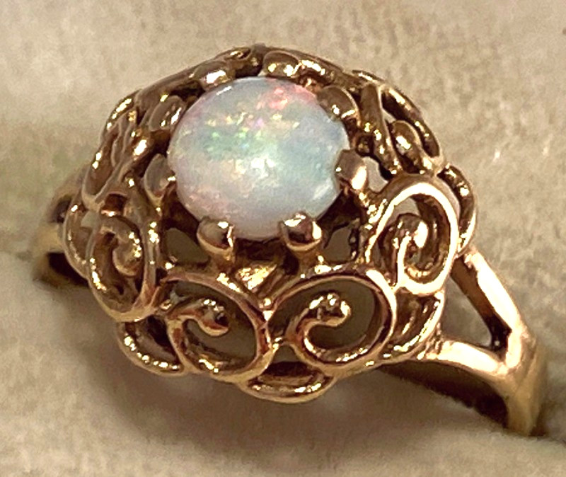 Vtg 14k Yellow Gold Opal Filigree Ring Size 6, 2.6 Grams, Raised Setting OOAK!