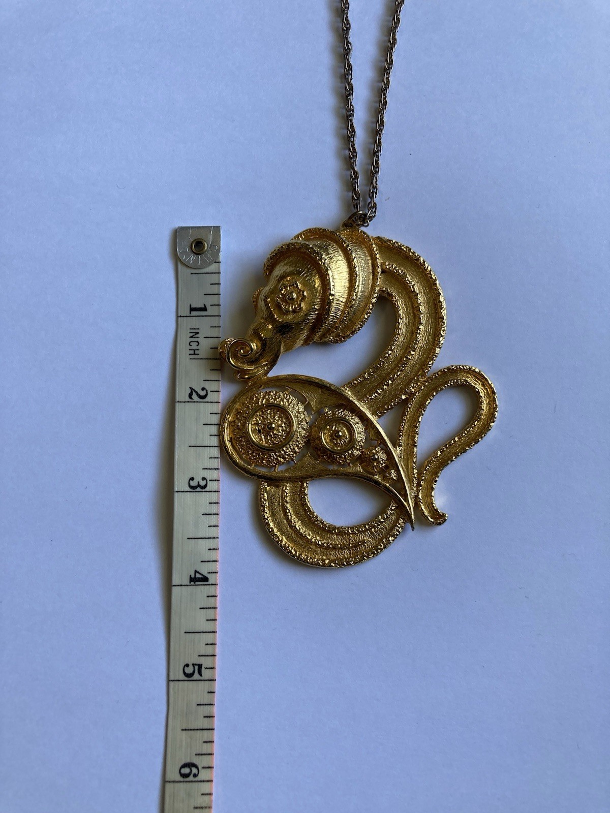 Rare vintage sea serpent/sea horse pendant necklace