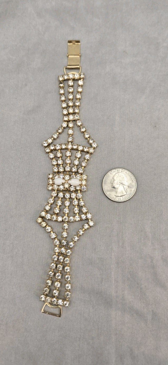 Wide Prong Set Rhinestone Gold Tone Metal Vintage Runway Retro 7.25 in Bracelet