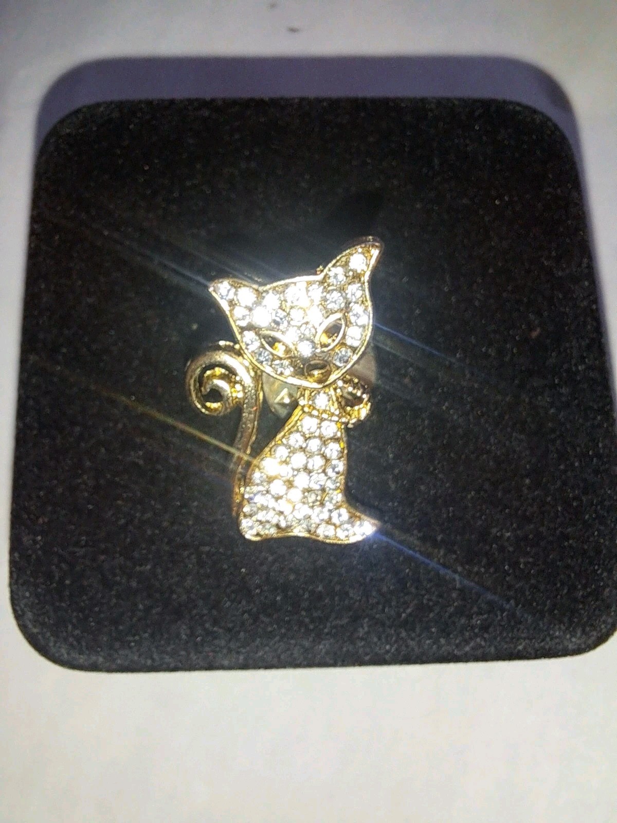 Real Collectibles by Adrienne Kitten Brooch White Sparkly Rhinestones
