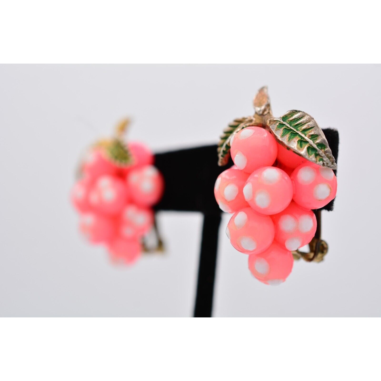 Vintage Grapes Clip On Earrings Pink Glass Resin Enamel Chunky Antique 50s BinAY