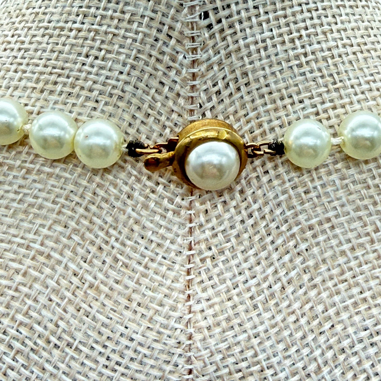 Vintage Majorica Spain Pearl Necklace 7mm 18″ Double Knotted Gold Tone Clasp