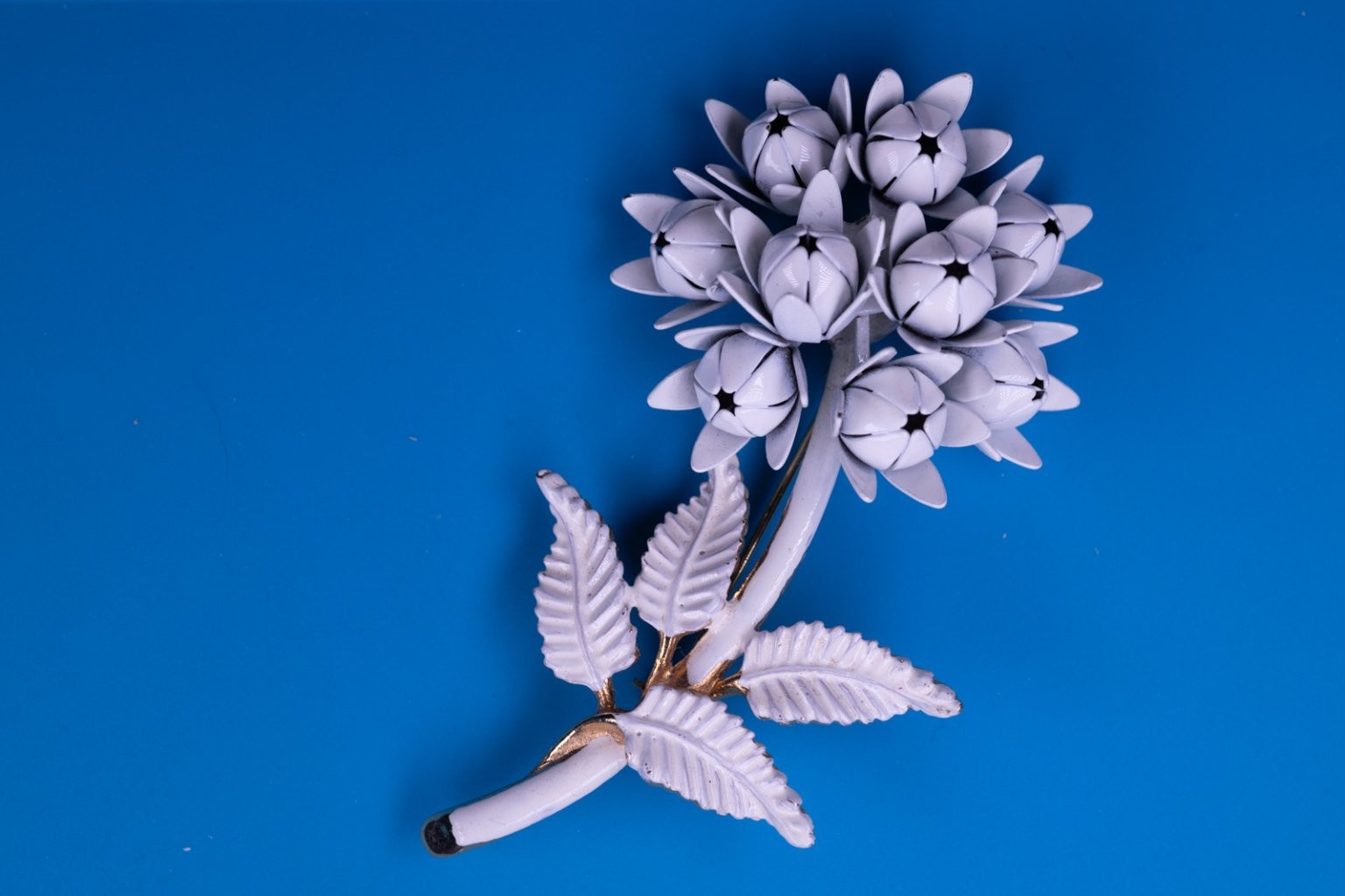 Vintage Floral Bouquet Brooch Pin Gold Tone Enamel White Black Buds Leaves ~2.5″
