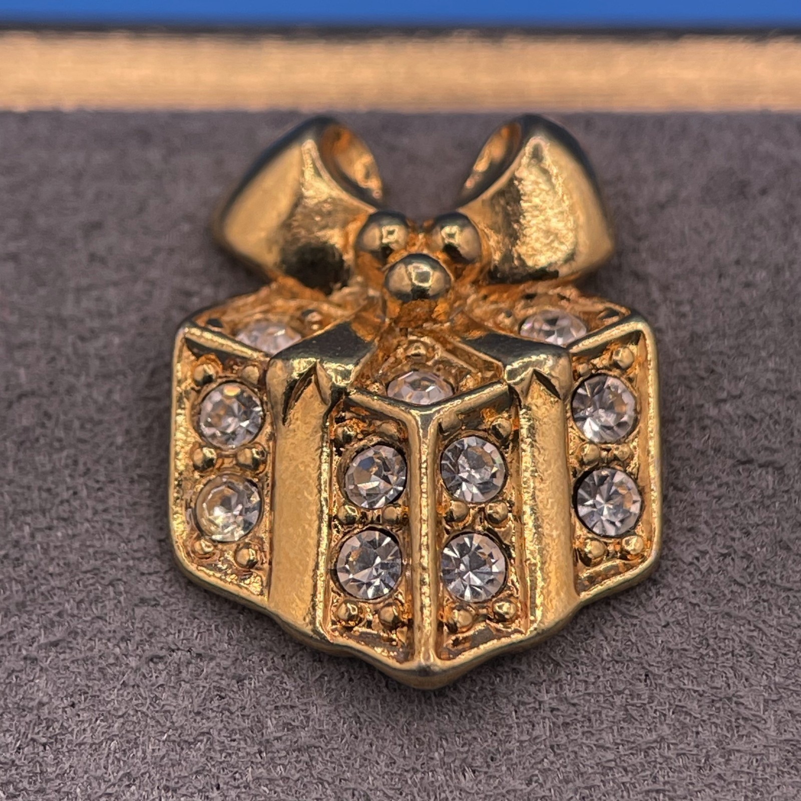 Vintage Gold Tone Crystal Gift Box Stud Small Earrings 17.5mm Clear Stone