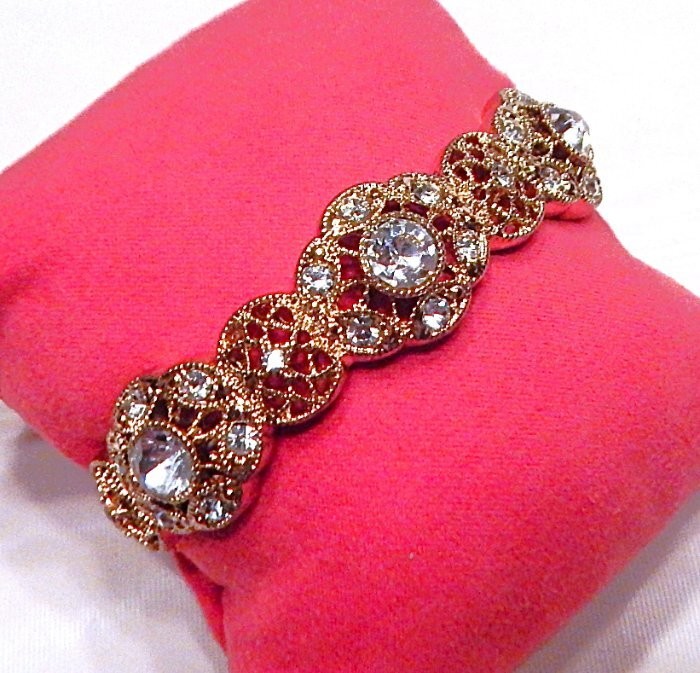 Retro Vintage MONET Rhinestone Cuff Bracelet Stretch NWOT S41