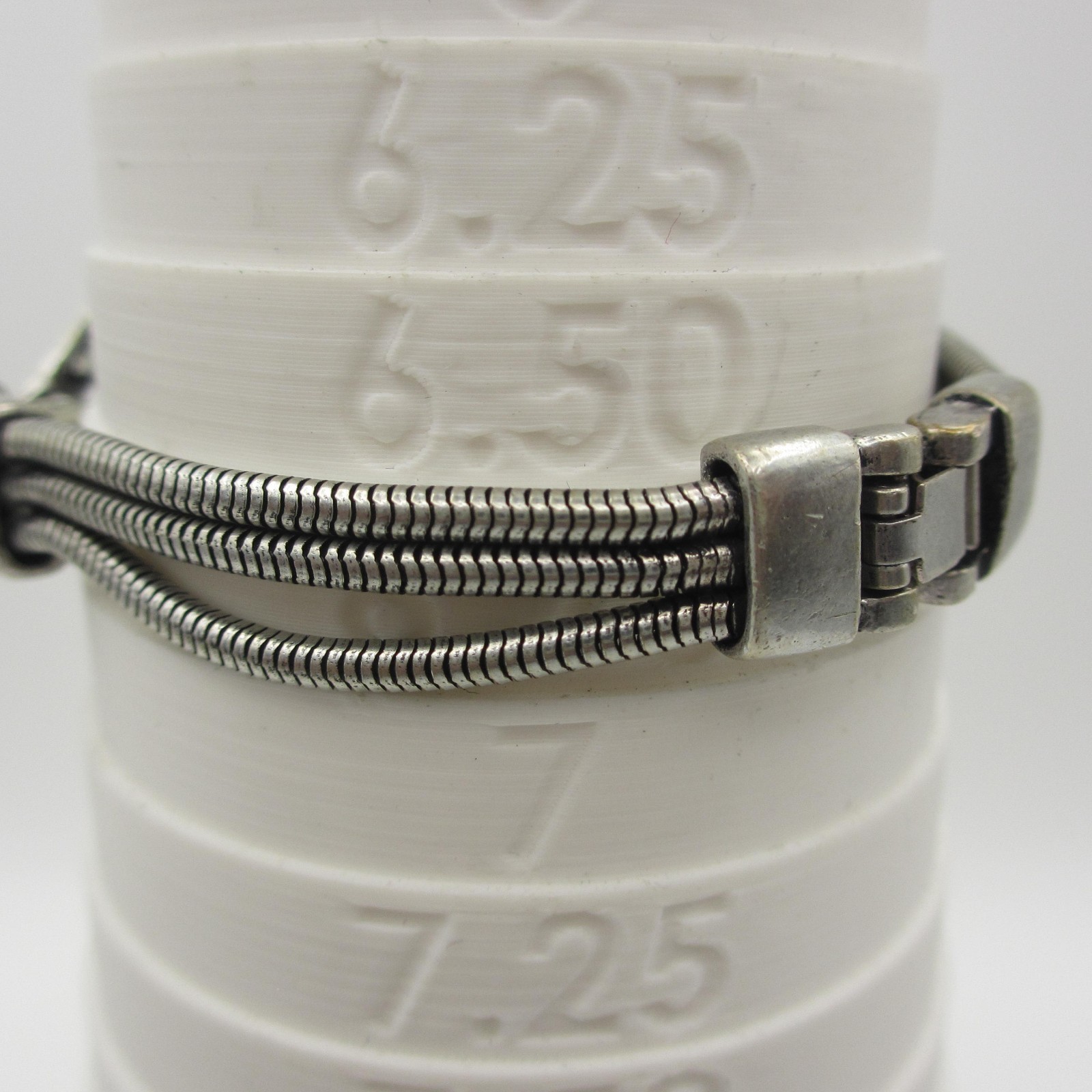 Vintage Stone Bracelet White Black Marbling Silver Tone