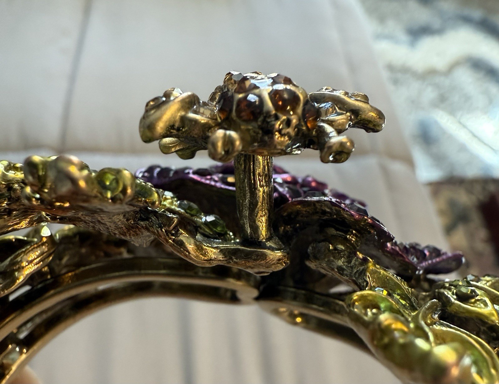 VTG OPC CRYSTAL RHINESTONE PURPLE ROSE BRACELET WITH BUMBLE BEE! STUNNING!