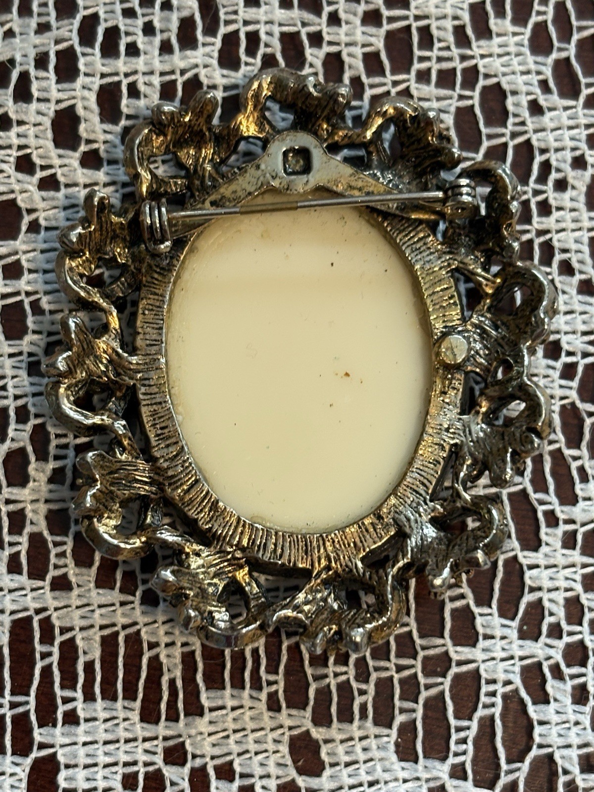 Vintage Horses Cameo Brooch Pin Gold Tone Oval Equestrian Portrait