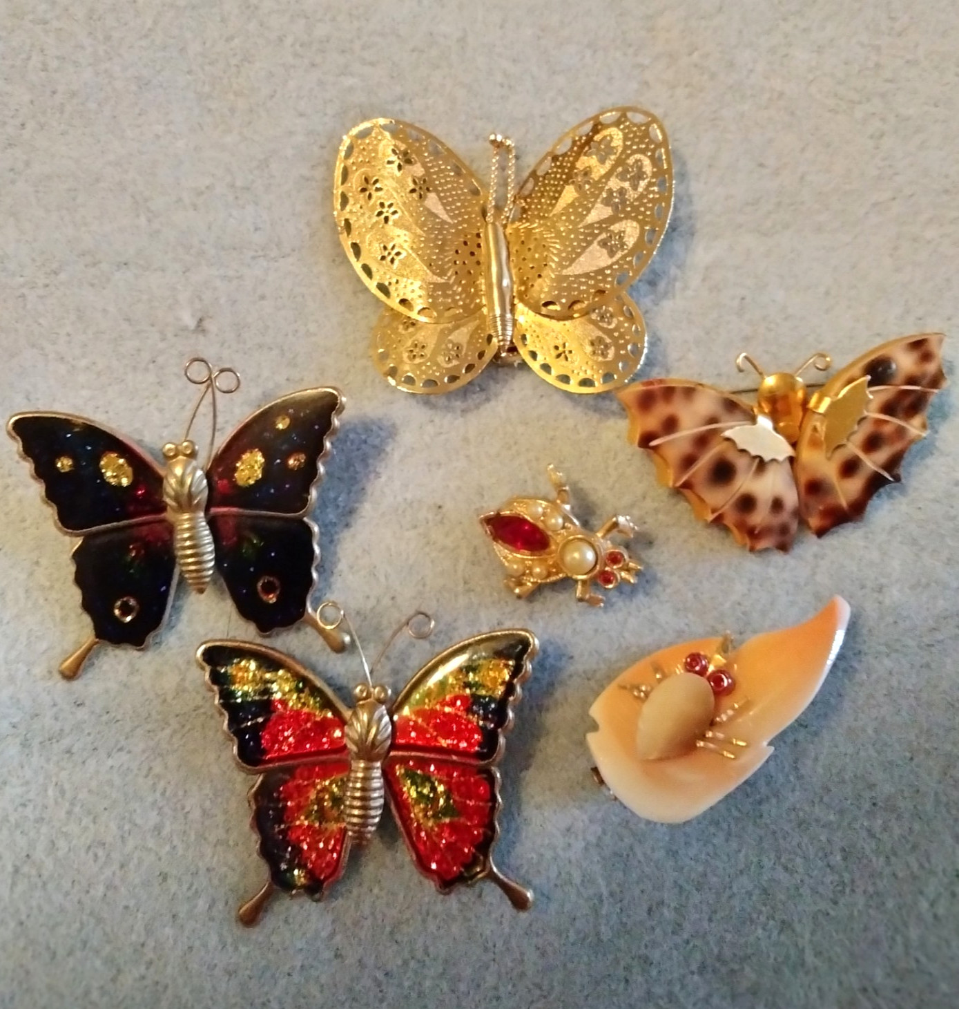 Vintage Lot of 6 Bug Brooches (2623)