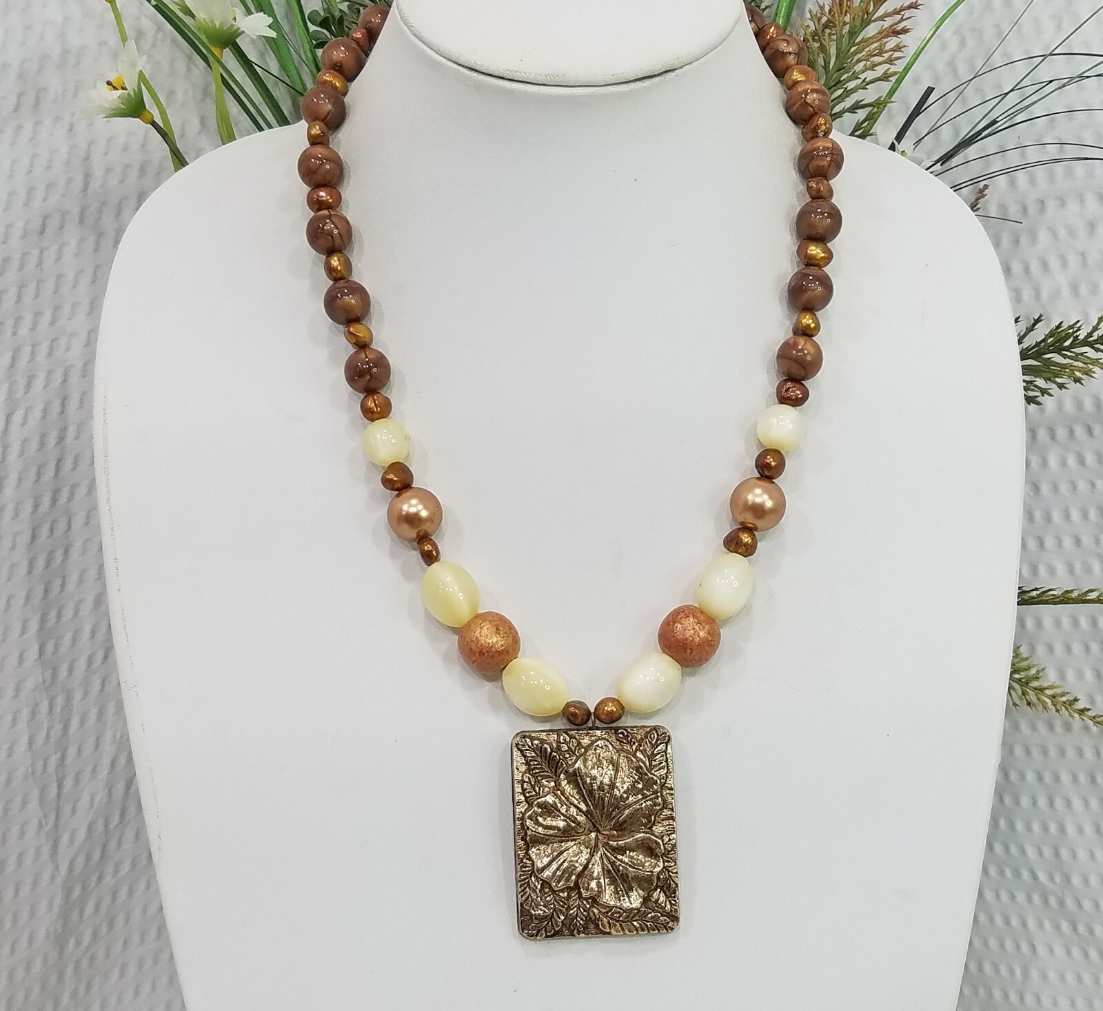 Vintage Brown & Beige Bead With Repoussé Style Gold Tone Pendant Choker Necklace