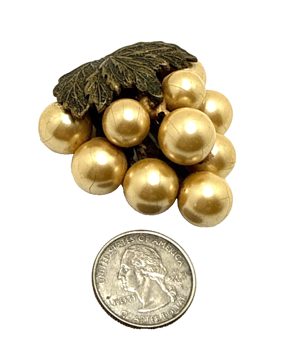 Vintage Miriam Haskell Faux Pearl Grape Cluster Dress Fur Clip Unsigned 2.5″