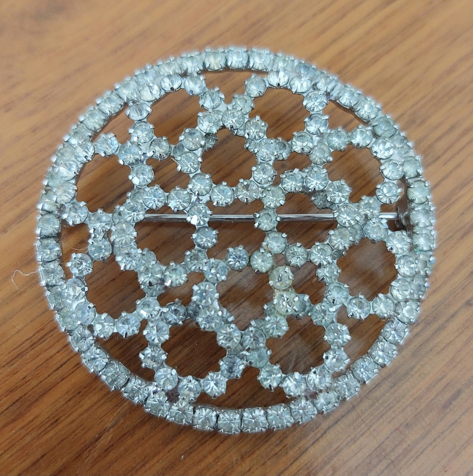 Vintage Rhinestone Snowflake Brooch Clear Stones Approximately 2″ Working Clasp