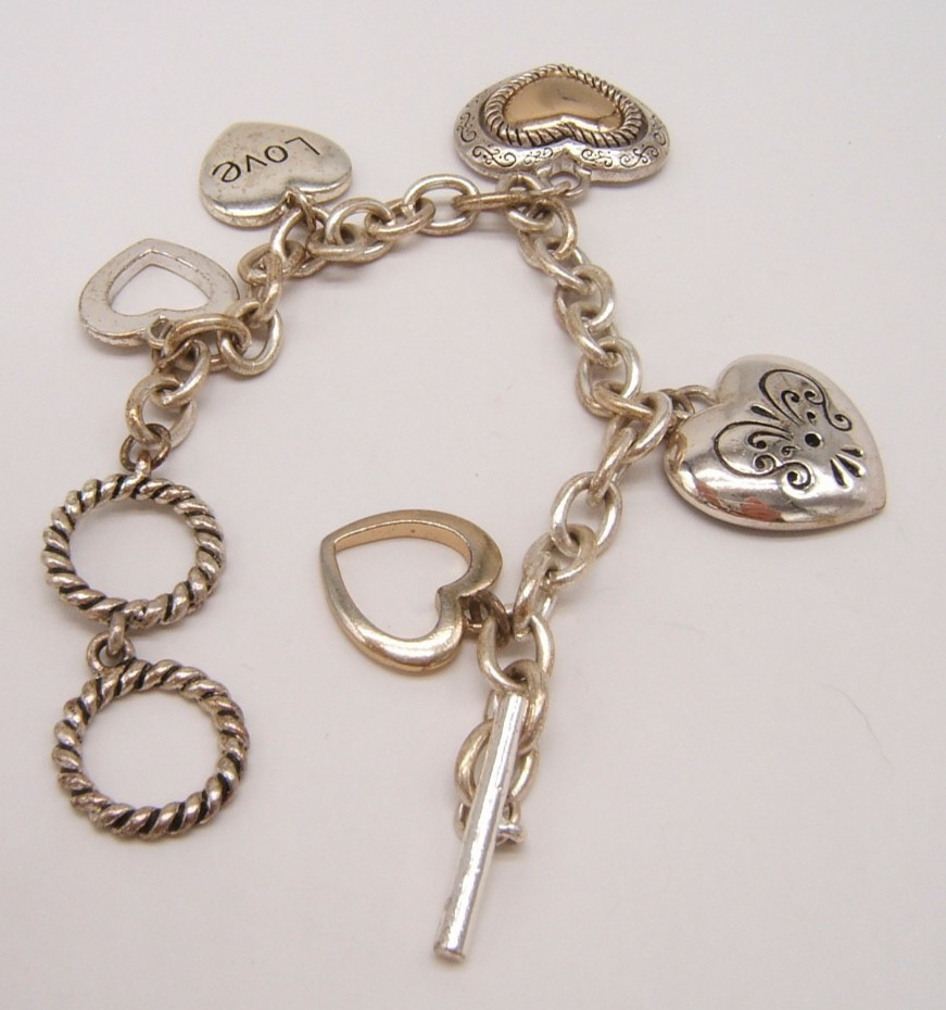 VTG SILVER TONE HEART CHARM BRACELET TOGGLE CLOSURE