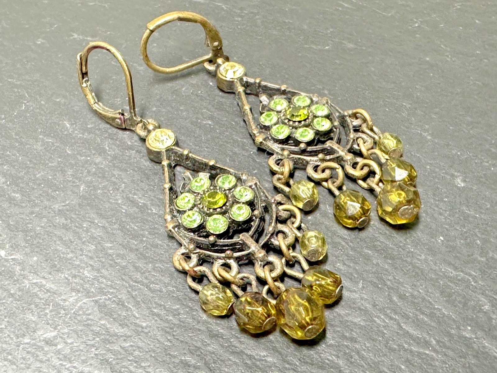 4 PAIR VINTAGE EARRINGS FOR PIERCED EARS IN GREENS, BROWNS N186