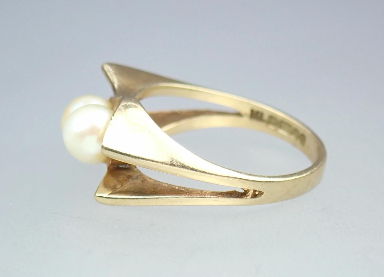 Beautiful Vintage 1970s Modernist Solid 9K Gold Pearl Waves Ring 1976 Size 5.75