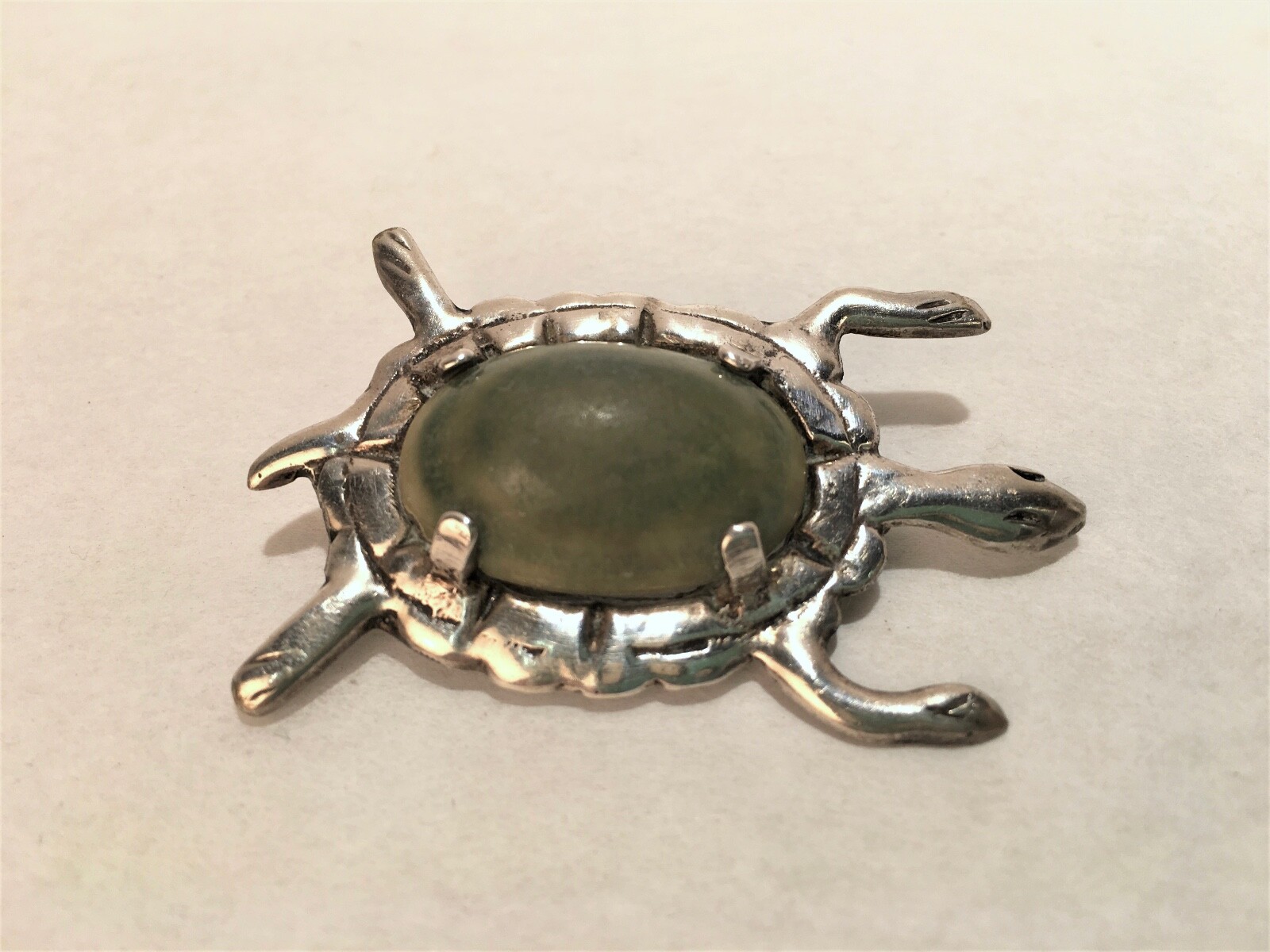 Vintage Mexican Sterling Silver & Jade (Nephrite) Turtle Form Brooch – VR