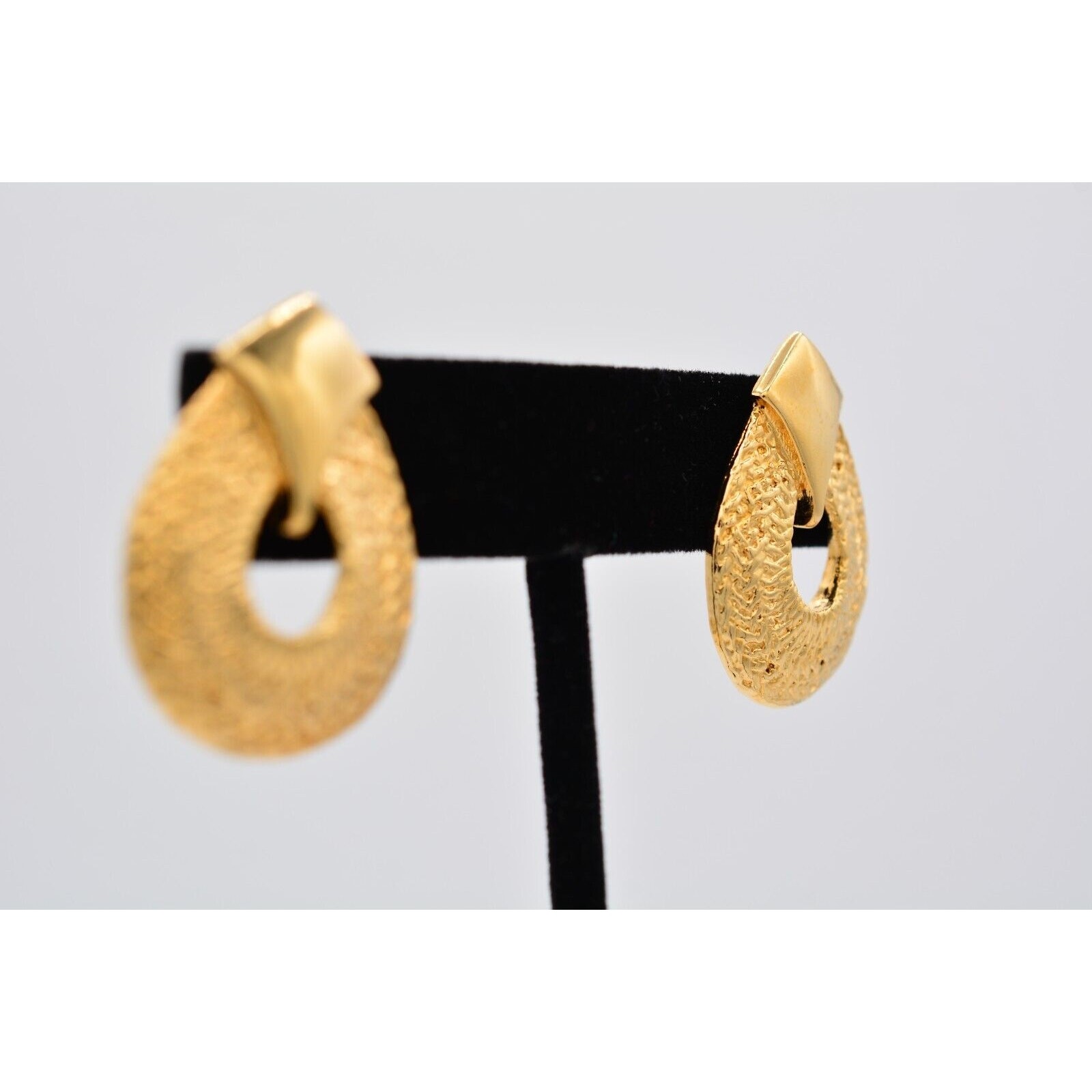 Vintage Pierced Earrings Oval Drop Textured Shiny Gold Tone Dangle 1980s BinAY
